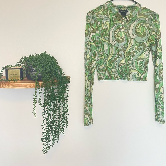 Green/white mesh long sleeve crop top - Picture 2 of 3